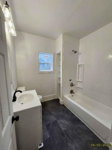 310 Kensington Avenue, Kansas City, MO 64124