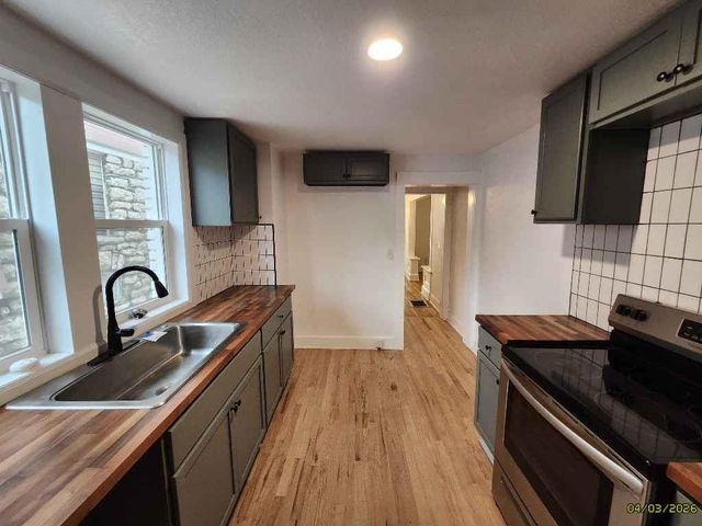 310 Kensington Avenue, Kansas City, MO 64124