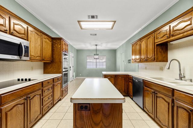 2209 Southampton Lane, Midland, TX 79705