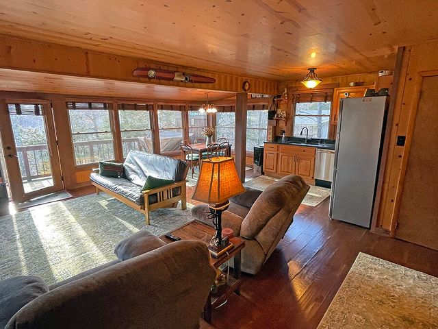 116 Cabin Drive, Russell Springs, KY 42642