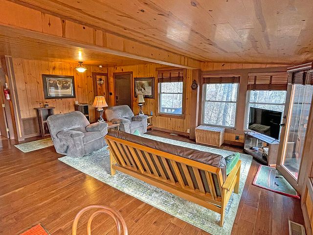 116 Cabin Drive, Russell Springs, KY 42642