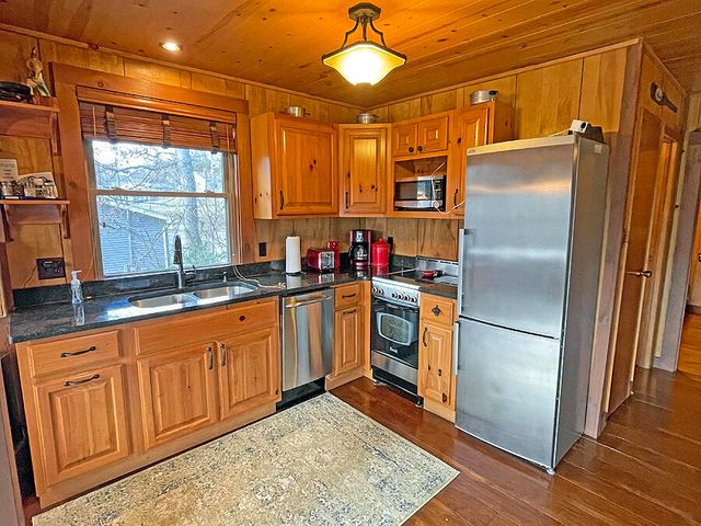 116 Cabin Drive, Russell Springs, KY 42642
