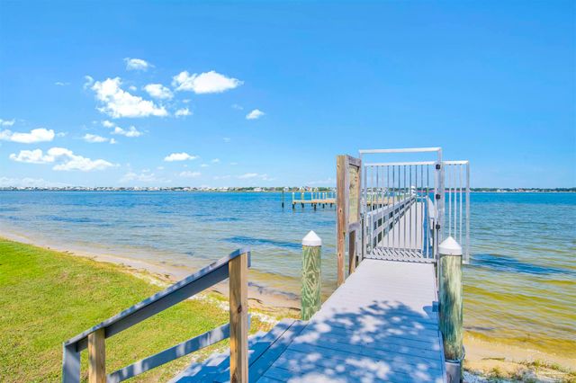 14900 River Rd 303, Pensacola, FL 32507