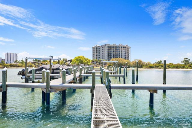 14900 River Rd 303, Pensacola, FL 32507