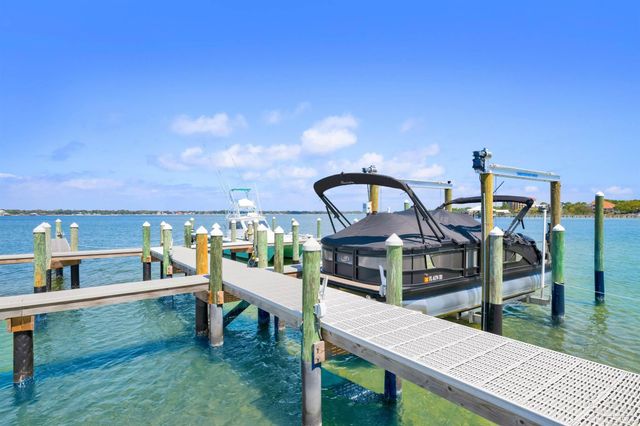 14900 River Rd 303, Pensacola, FL 32507