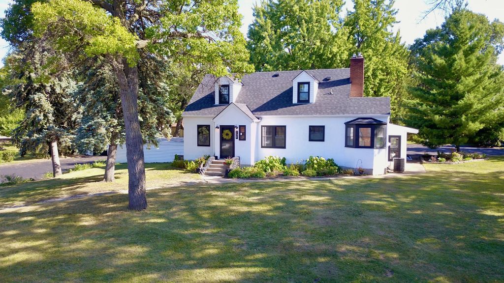 739 10th Street NW, New Brighton, MN 55112 — exterior