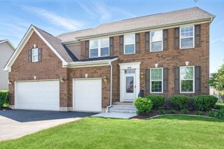 918 Glacial Falls Drive, Gilberts, IL 60136