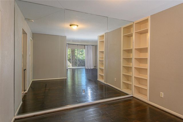 7575 Katy Freeway 77, Houston, TX 77024