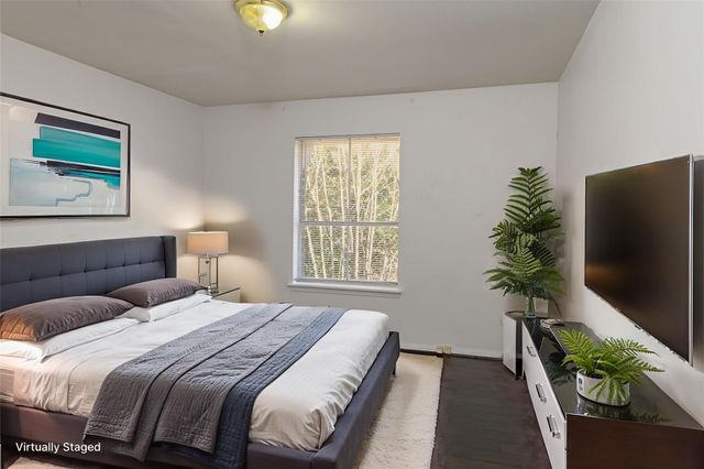 7575 Katy Freeway 77, Houston, TX 77024