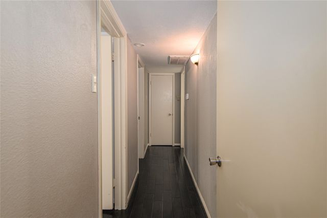 7575 Katy Freeway 77, Houston, TX 77024