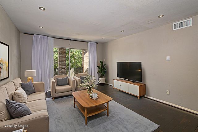 7575 Katy Freeway 77, Houston, TX 77024