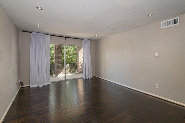 7575 Katy Freeway 77, Houston, TX 77024