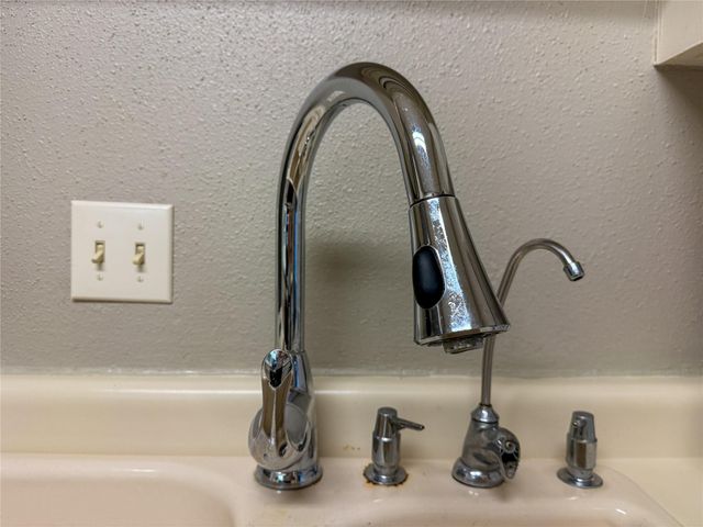 7575 Katy Freeway 77, Houston, TX 77024