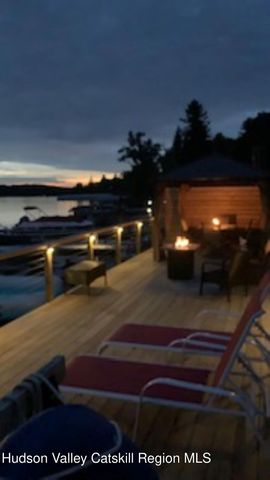 407 Lakeview Road, Craryville, NY 12521