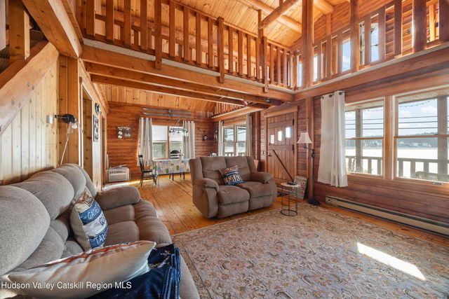 407 Lakeview Road, Craryville, NY 12521