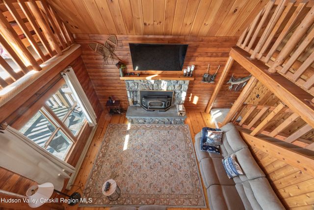 407 Lakeview Road, Craryville, NY 12521