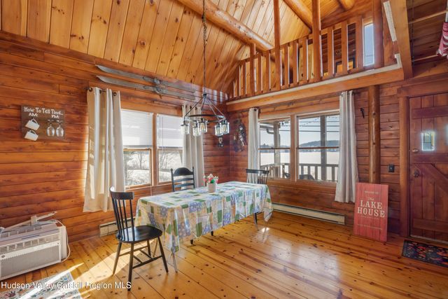 407 Lakeview Road, Craryville, NY 12521