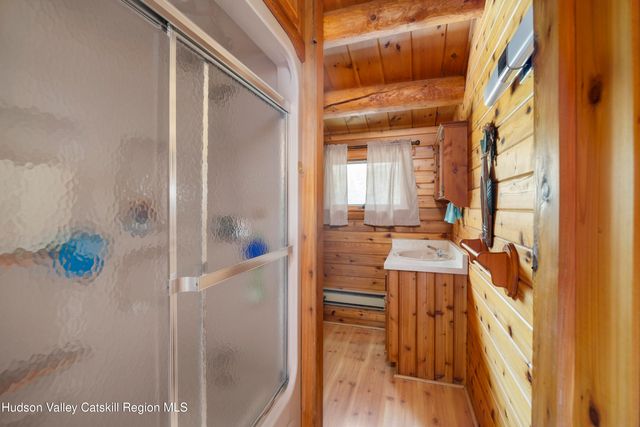 407 Lakeview Road, Craryville, NY 12521