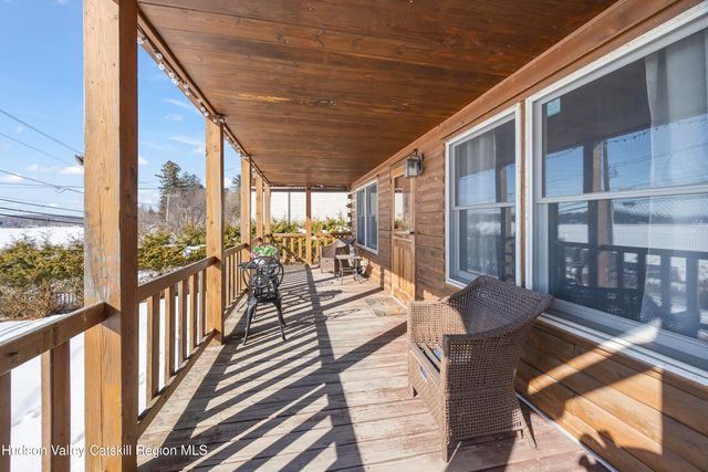 407 Lakeview Road, Craryville, NY 12521