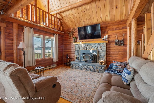 407 Lakeview Road, Craryville, NY 12521