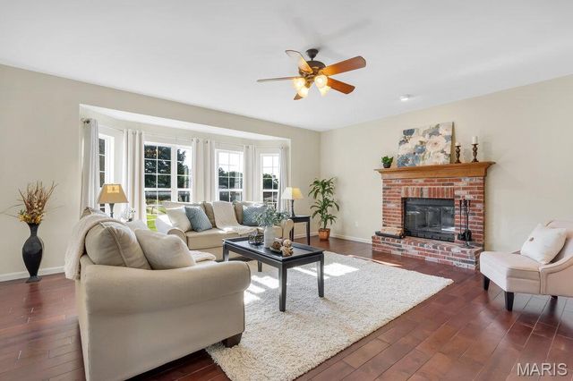 826 Summit Glen Court, Fenton, MO 63026