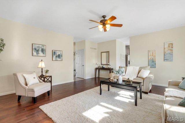 826 Summit Glen Court, Fenton, MO 63026