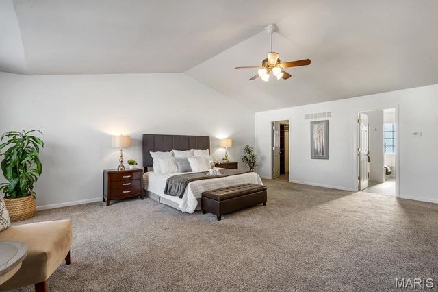 826 Summit Glen Court, Fenton, MO 63026