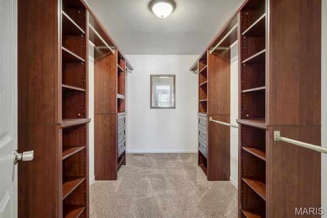 826 Summit Glen Court, Fenton, MO 63026