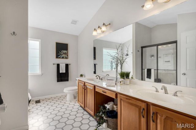 826 Summit Glen Court, Fenton, MO 63026