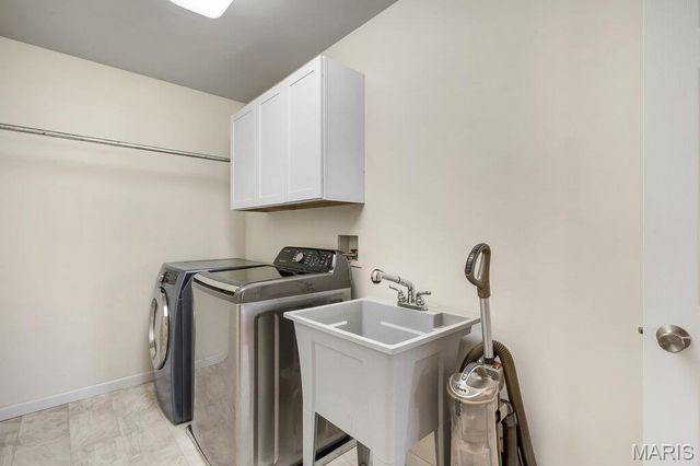 826 Summit Glen Court, Fenton, MO 63026