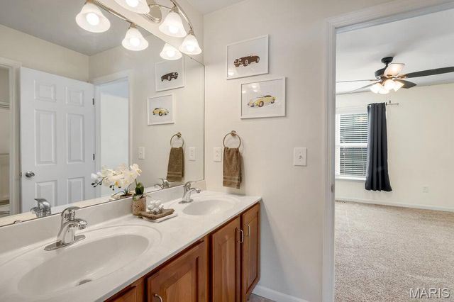 826 Summit Glen Court, Fenton, MO 63026