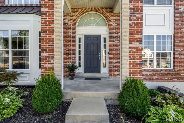 826 Summit Glen Court, Fenton, MO 63026
