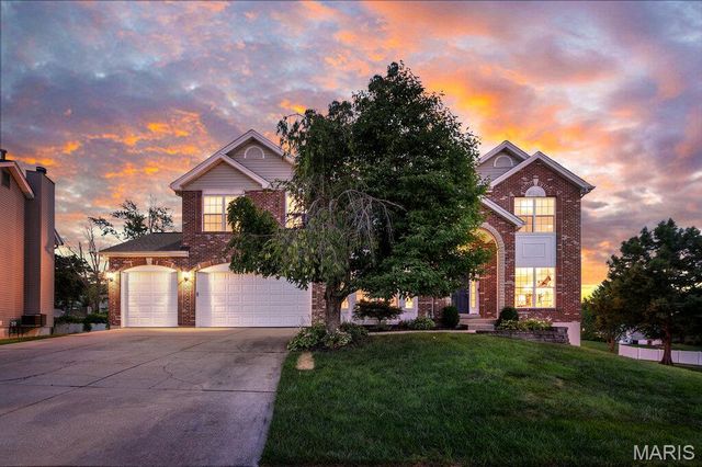 826 Summit Glen Court, Fenton, MO 63026