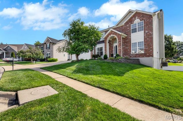 826 Summit Glen Court, Fenton, MO 63026