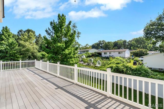 826 Summit Glen Court, Fenton, MO 63026
