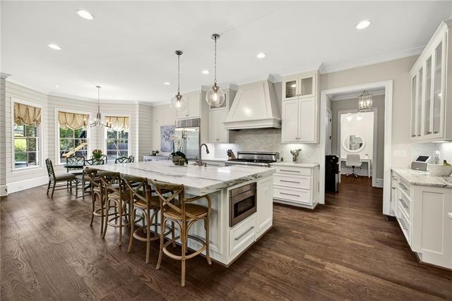 1116 Dawn View Lane NW, Atlanta, GA 30327