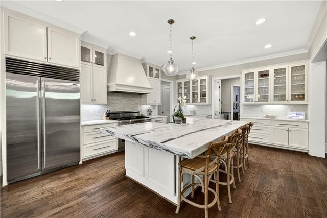 1116 Dawn View Lane NW, Atlanta, GA 30327