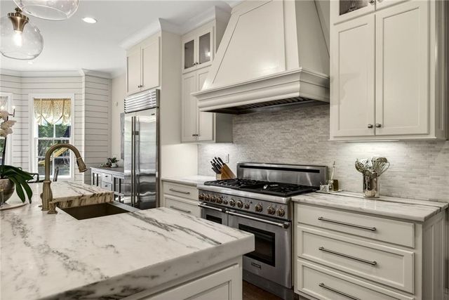 1116 Dawn View Lane NW, Atlanta, GA 30327