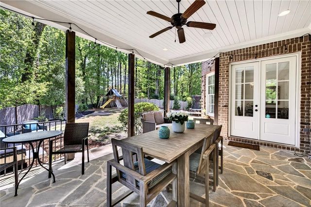 1116 Dawn View Lane NW, Atlanta, GA 30327