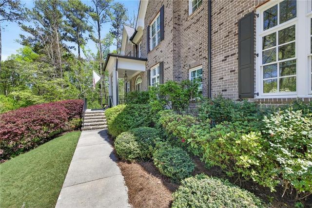 1116 Dawn View Lane NW, Atlanta, GA 30327