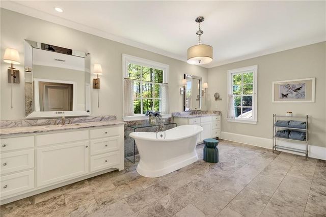 1116 Dawn View Lane NW, Atlanta, GA 30327
