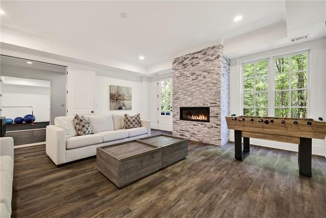 1116 Dawn View Lane NW, Atlanta, GA 30327