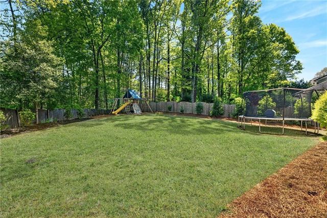 1116 Dawn View Lane NW, Atlanta, GA 30327
