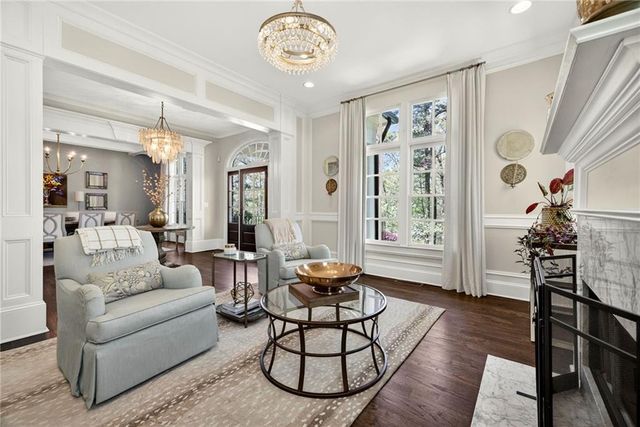 1116 Dawn View Lane NW, Atlanta, GA 30327