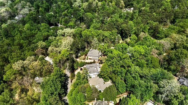 1116 Dawn View Lane NW, Atlanta, GA 30327