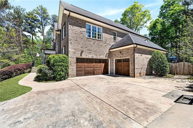 1116 Dawn View Lane NW, Atlanta, GA 30327