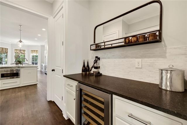 1116 Dawn View Lane NW, Atlanta, GA 30327