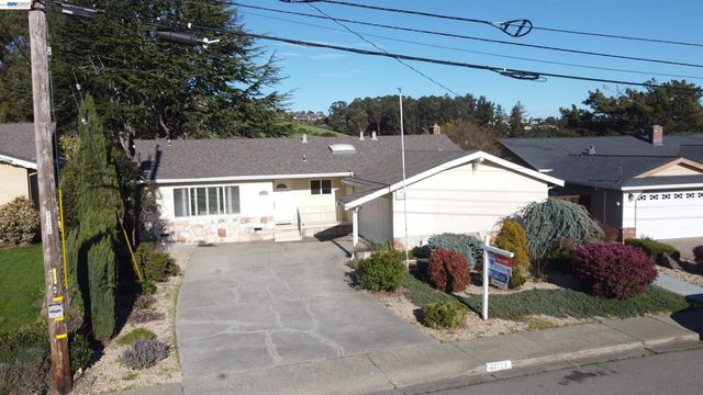 17774 Trenton Dr, Castro Valley, CA 94546