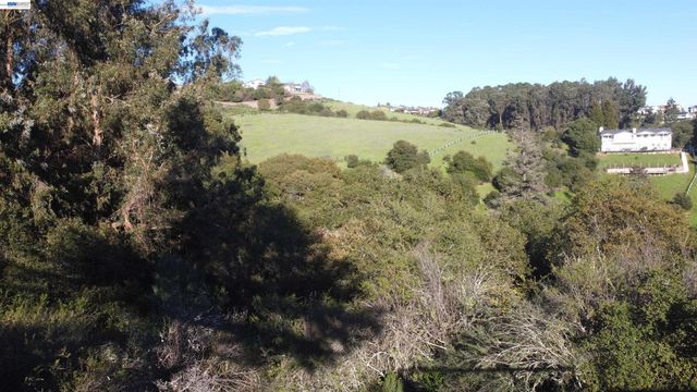 17774 Trenton Dr, Castro Valley, CA 94546