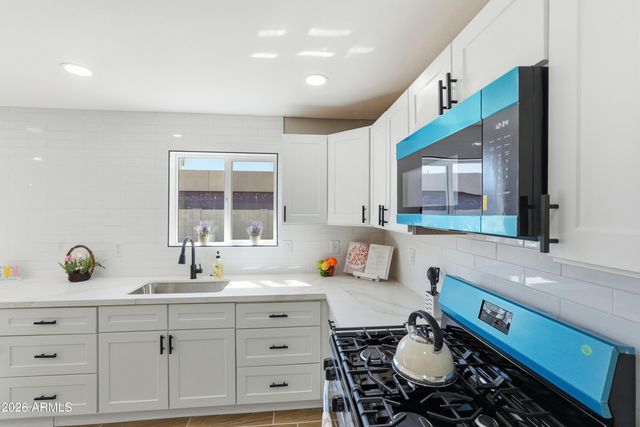 4929 W BERKELEY Road, Phoenix, AZ 85035